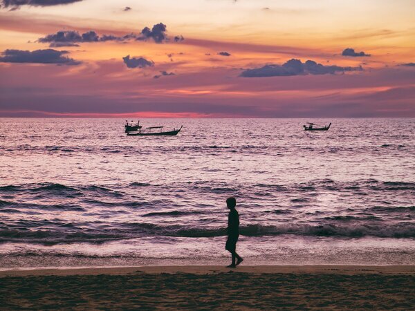 Wander leisurely along the beach of Koh Samui