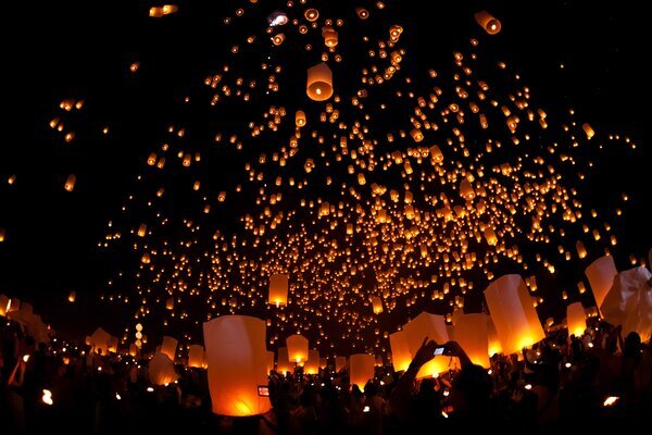 chiang mai yi peng festival