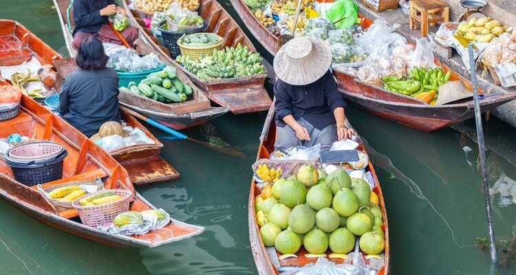 Damnoen Saduak Floating Market
