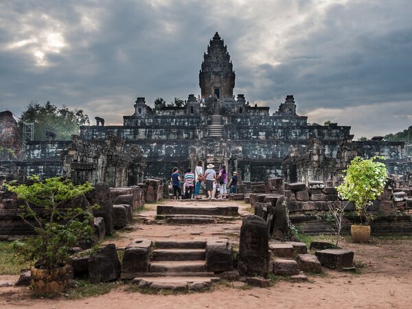 Venture into the heart of Siem Reap and explore the ancient soul of Angkor Wat.
