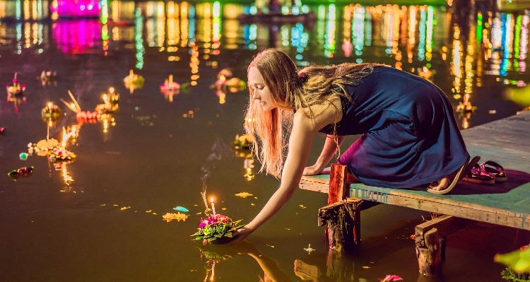 Loy krathong water lantern festival