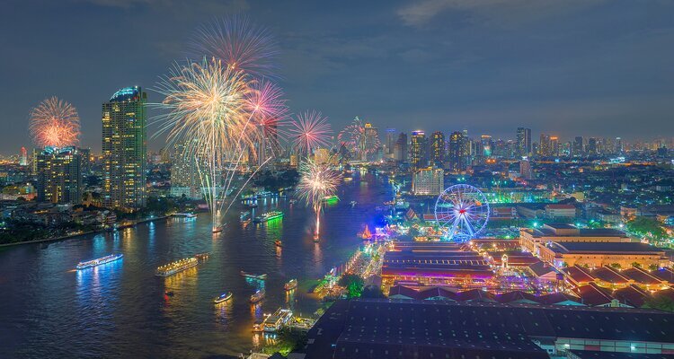 new year fireworks in Bankgok