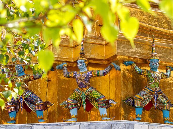 the Thai style statue