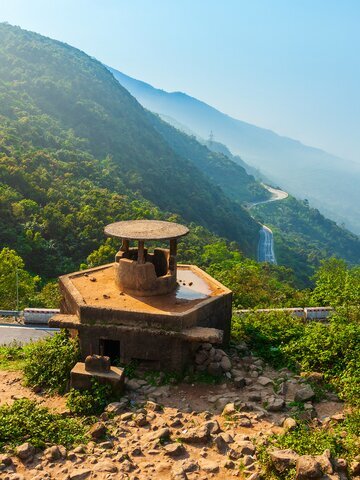 Drive through the Hai Van Pass