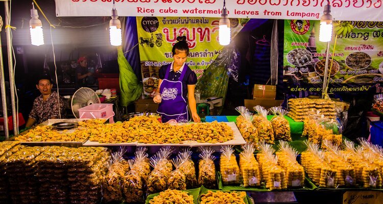 ight market at Fishman's Village