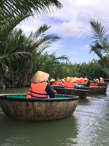 asket boats on the river