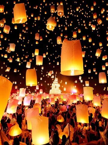 Releasing Sky Lanterns in Chiang Mai