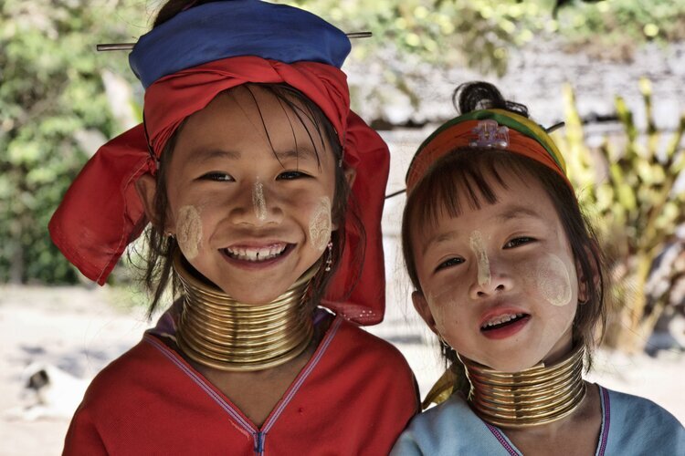 Smiling Longneck Karen Girls
