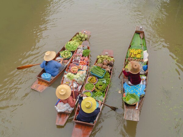 Damnoen Saduak Floating Market