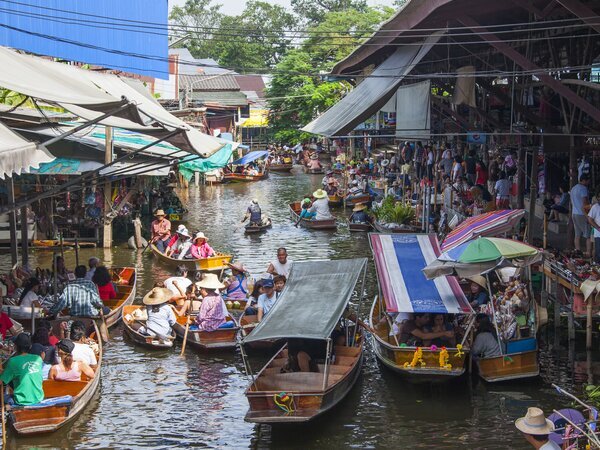 Damnoen Saduak Floating Market