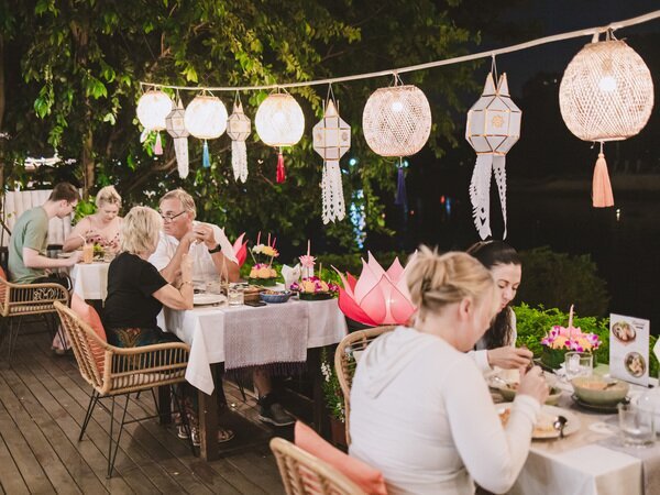 Enjoy a loy krathong dinner