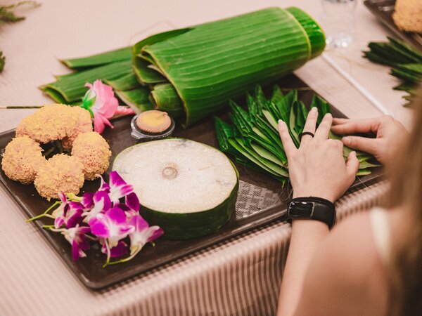 Make a krathong (floating lantern)