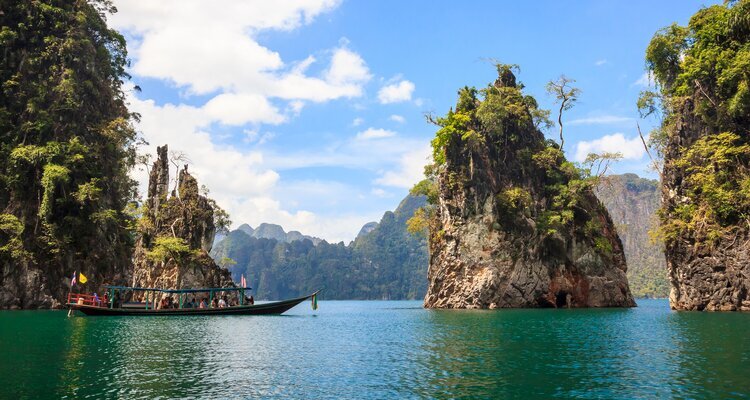 Khao-Sok-Cheow-Larn-Lake