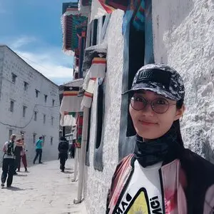 Travel advisor Clair