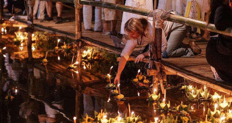 Release Water Lanterns in Loy Krathong Festival