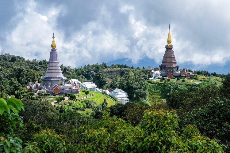 Doi Inthanon rainy season scenery – misty mountains and lush green landscapes