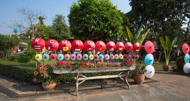 chiang mai handicraft village