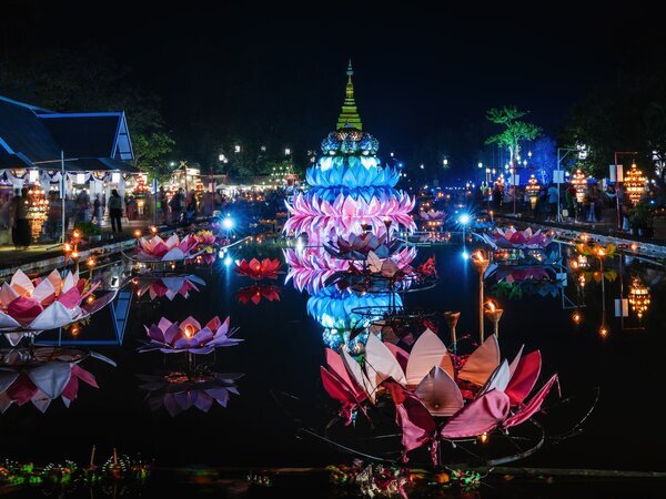 The loy kratong festival in sukhohtai