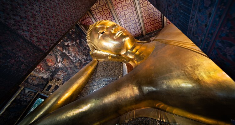 the 46-Meter-Long Reclining Buddha Statue at Wat Pho