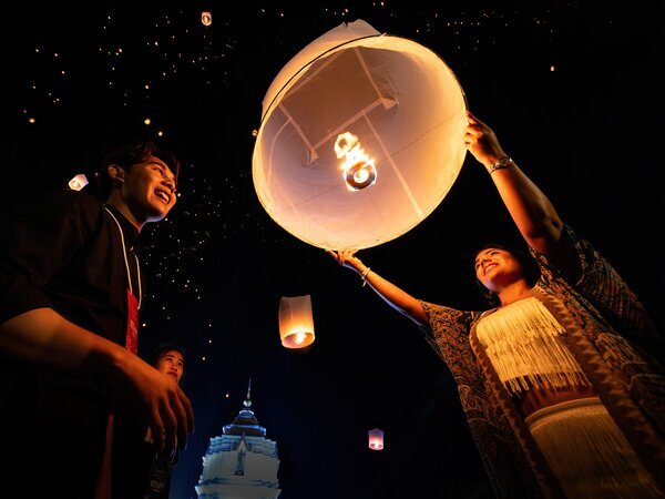 the colorful lanterns at CAD new year countdown festival