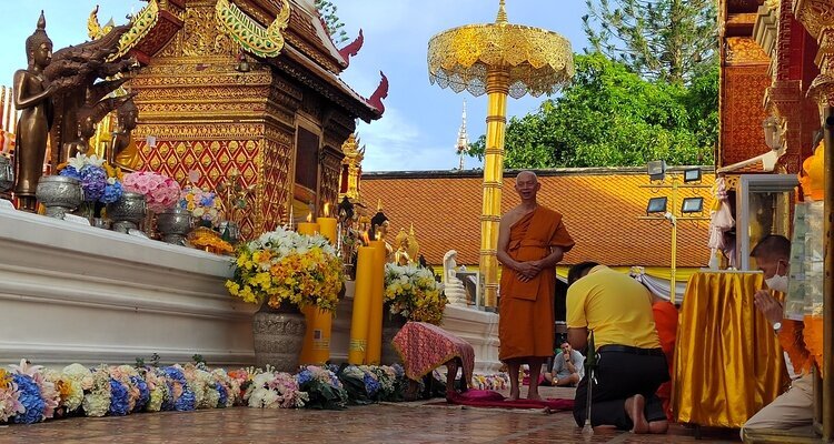 Monk Chanting Ceremony at Wat Phra That Doi Suthep Doi Suthep mountain，(Wat Phra That Doi Suthep，Thailand， Chiang Mai