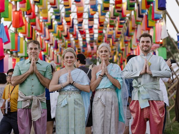 Dress up in a Thai costume to attend the festival.