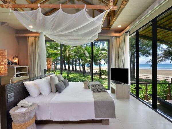 Twin Lotus Resort & Spa