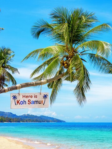 Relax and spend quality time together at a secluded beach on Koh Samui.