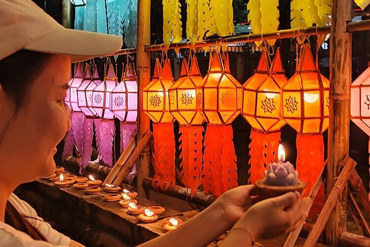 Chiang Mai Oldy City Yi Peng Loy Krathong 