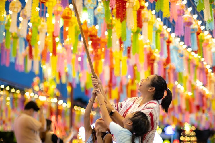 Make wishes and hang lanterns during the Hundred Thousand Lantern Festival.