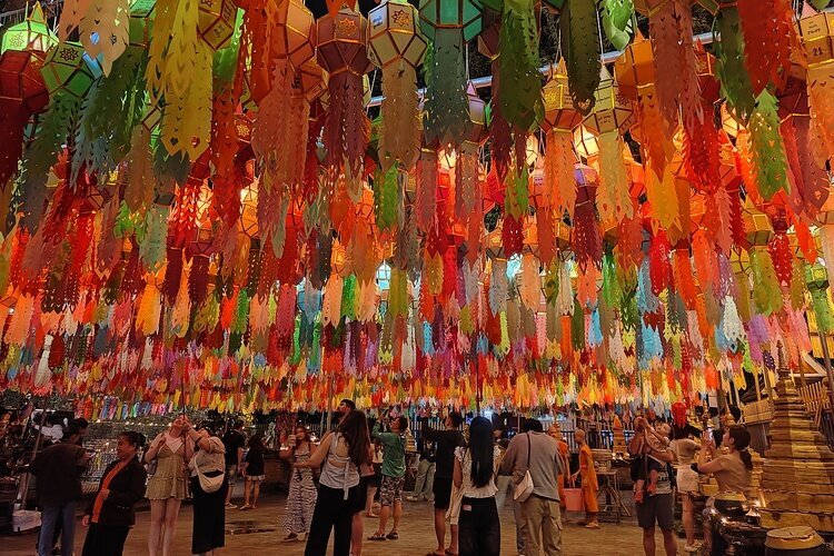 Chiang Mai Oldy City Yi Peng Loy Krathong 