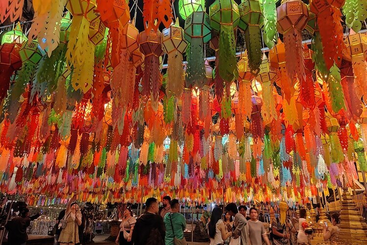 Chiang Mai Oldy City Yi Peng Loy Krathong 
